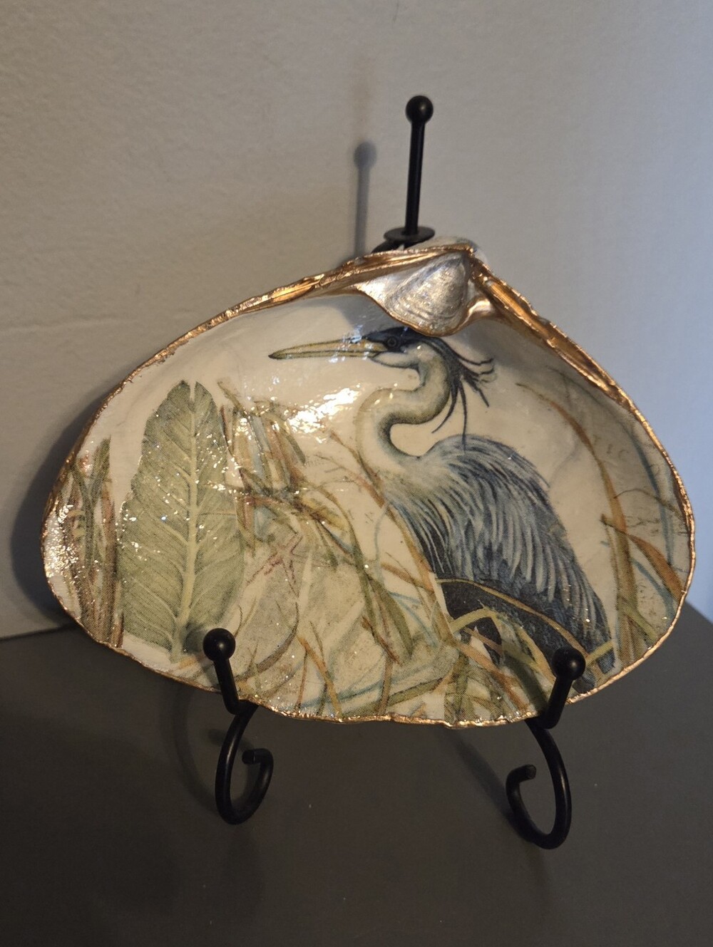 Handcrafted Large Clam Heron Design Shell
